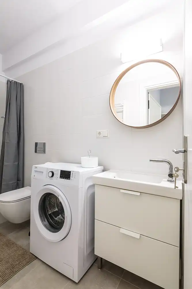 Kyprou 1 Bathroom